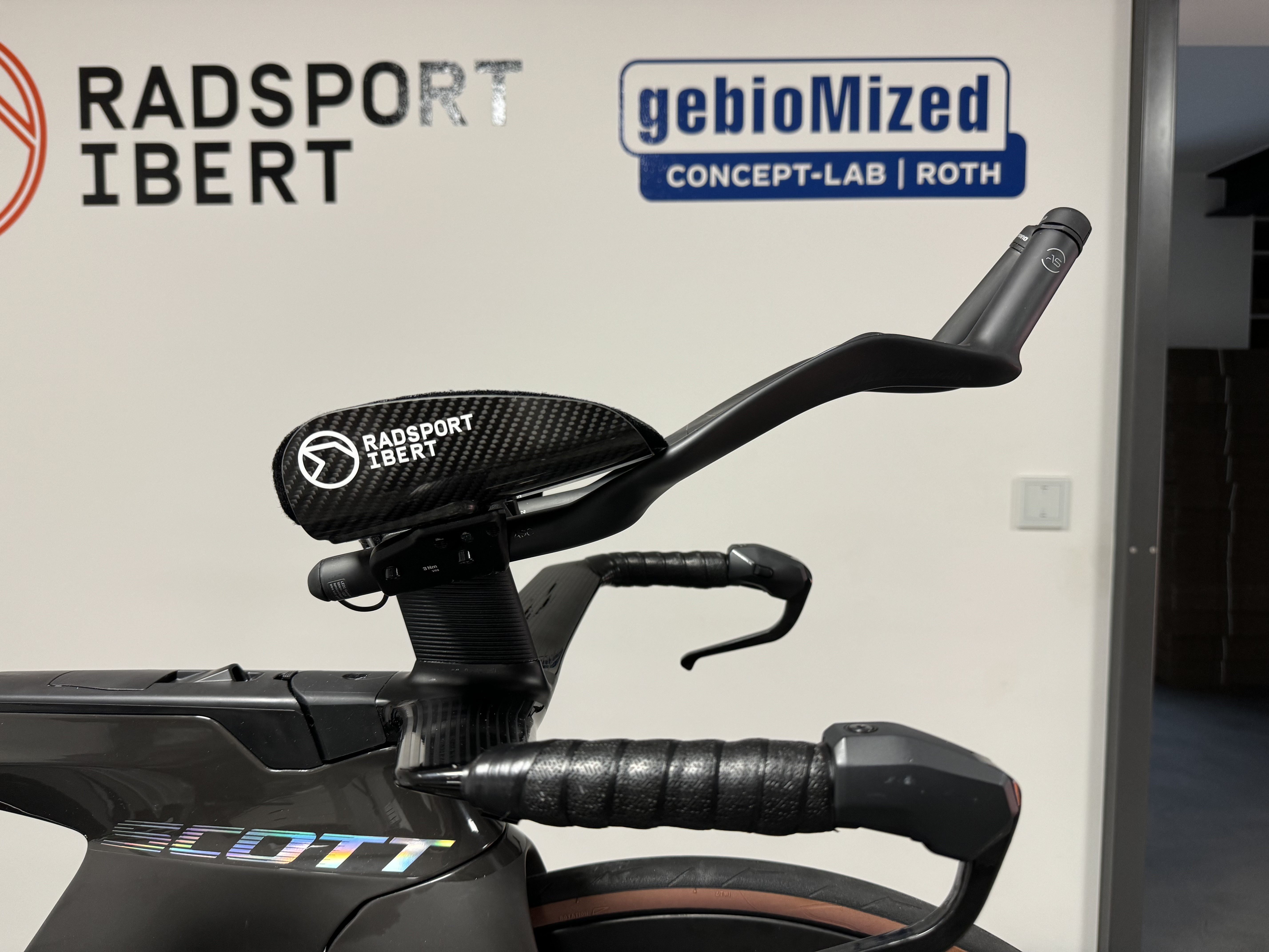 Compra Profile Design 43 Cappuccio Perno Manubrio Aerodinamico Estensioni 400mm - Nero su HBS Compra Profile Design 43 Cappuccio Perno Manubrio Aerodinamico Estensioni 400mm - Nero su HBS